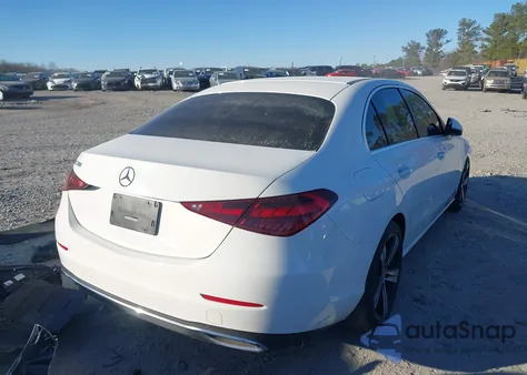 2022 Mercedes-Benz C 300 Sedan z USA, uszkodzony, nr VIN W1KAF4GB4NR051866